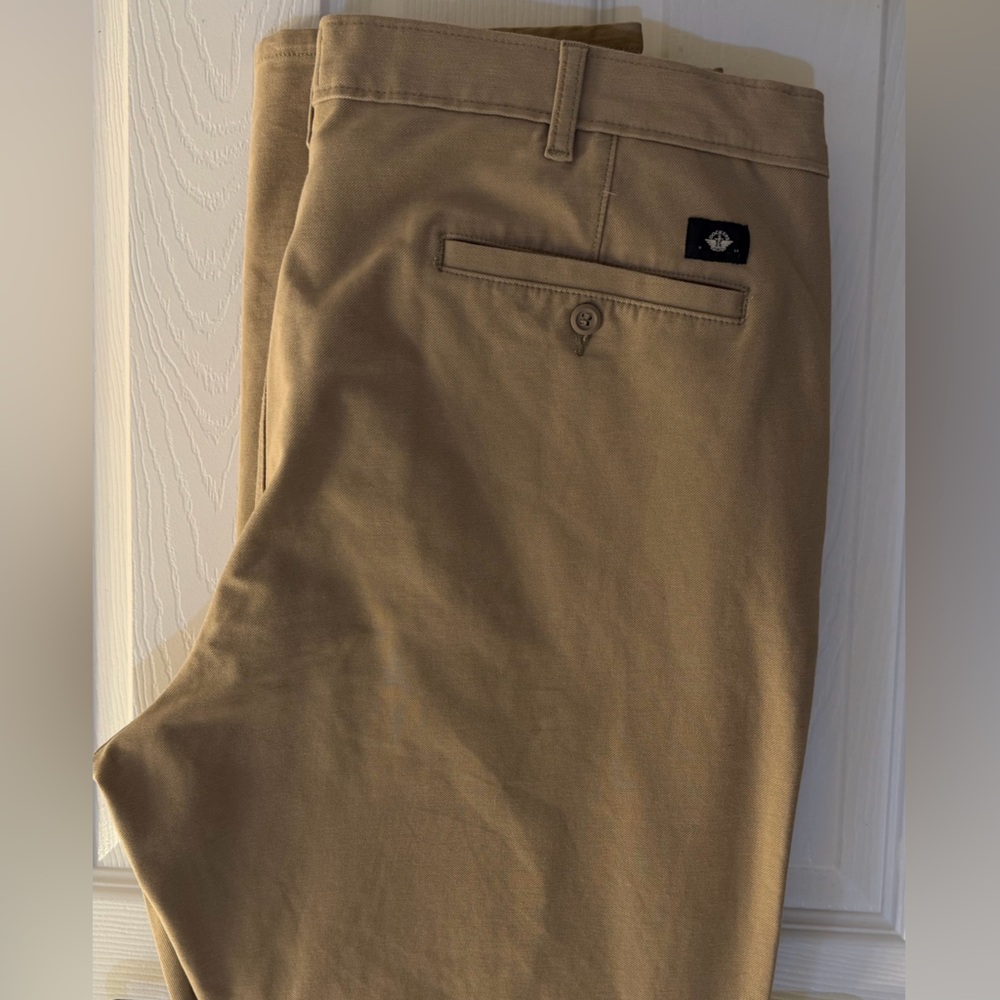 Men's Docker’s Straight Tan Pants